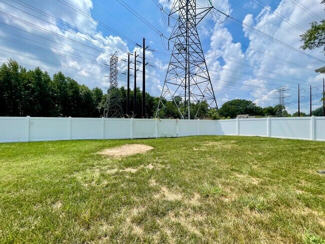 Building Photo - 1223 Richwood Ave