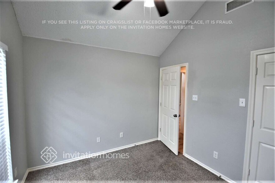 Building Photo - 1117 Park Glen