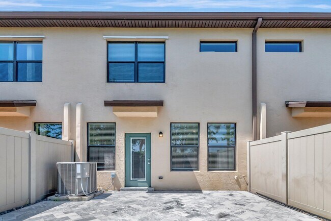 Building Photo - 2854 Bard St