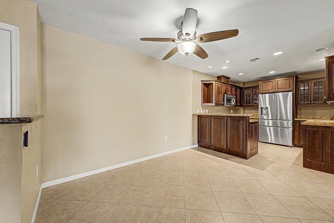 Building Photo - 4200 N Miller Rd