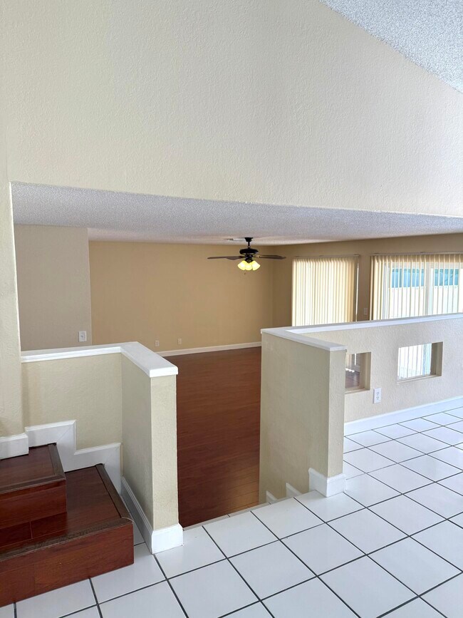 Building Photo - 18292 Clear Brook Cir