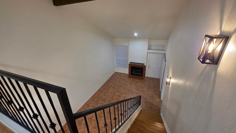 Living room - 1717 E Union Hills Dr