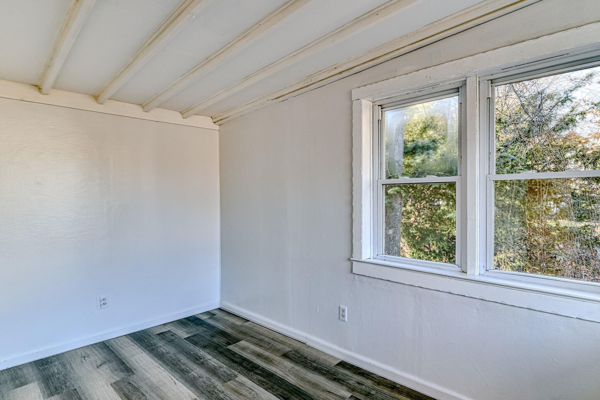 Building Photo - 19 Innis Ave