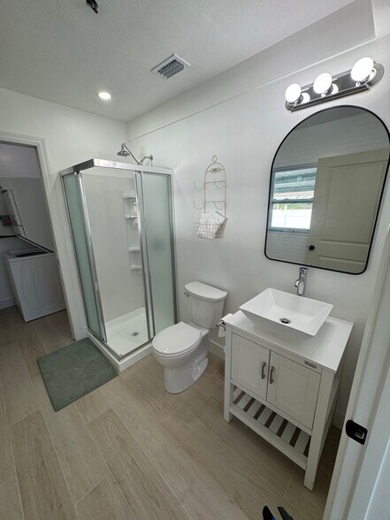 Building Photo - 11423 77th Ave