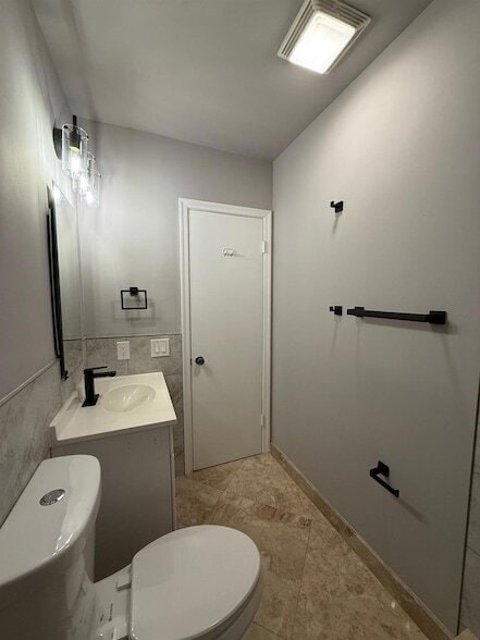 Building Photo - 5700 NE 22nd Way