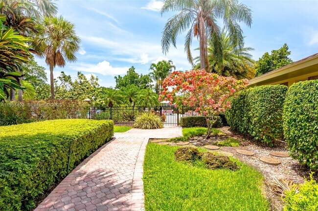 Building Photo - 3091 N Course Dr