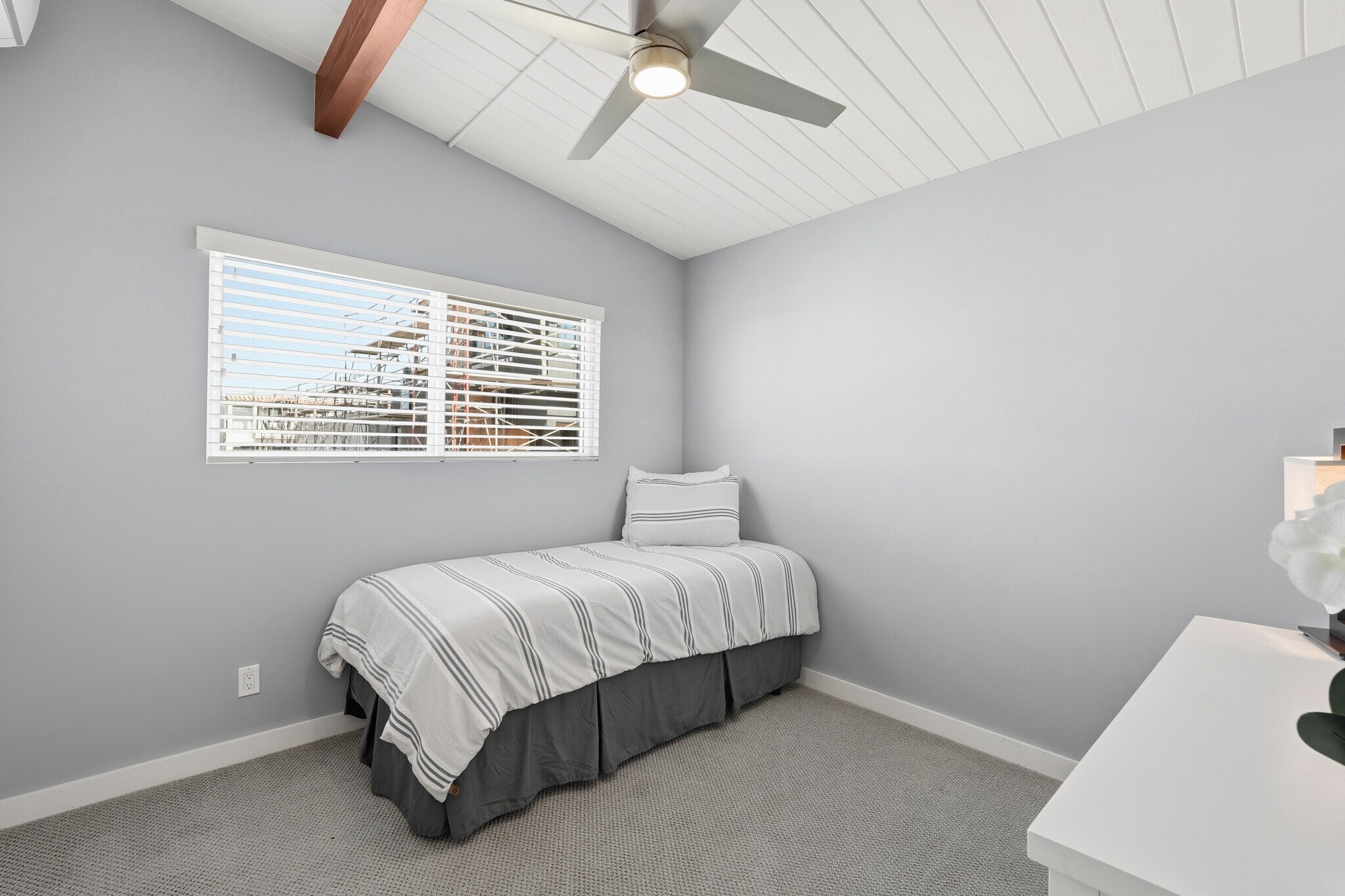 Building Photo - 116 5th Pl