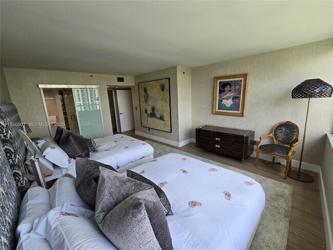 Building Photo - 11113 Biscayne Blvd