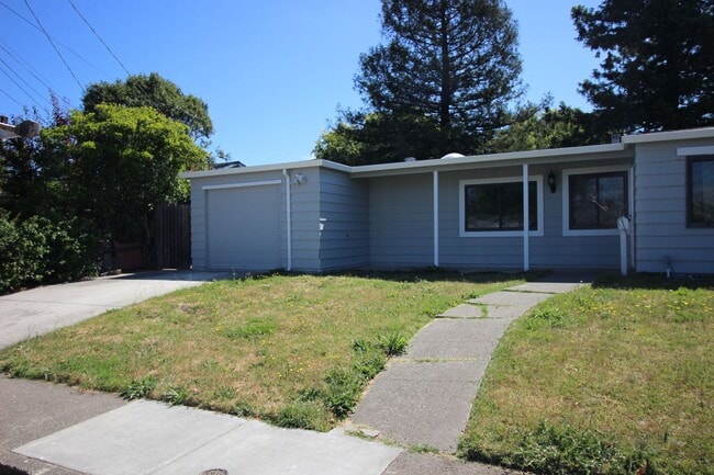 Building Photo - 3 Bedroom home for Rent