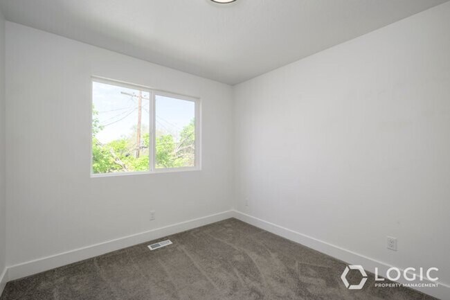 Building Photo - 1249 E 1700 S