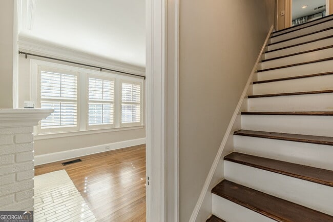 Building Photo - 1957 Walker Ave