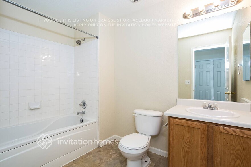 Building Photo - 729 Canyon Ln