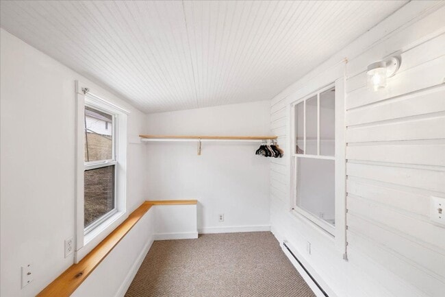 Building Photo - Cozy Living in a Convenient Christiansburg Location