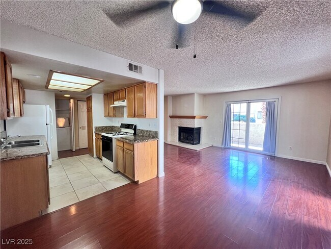 Primary Photo - 101 Luna Way