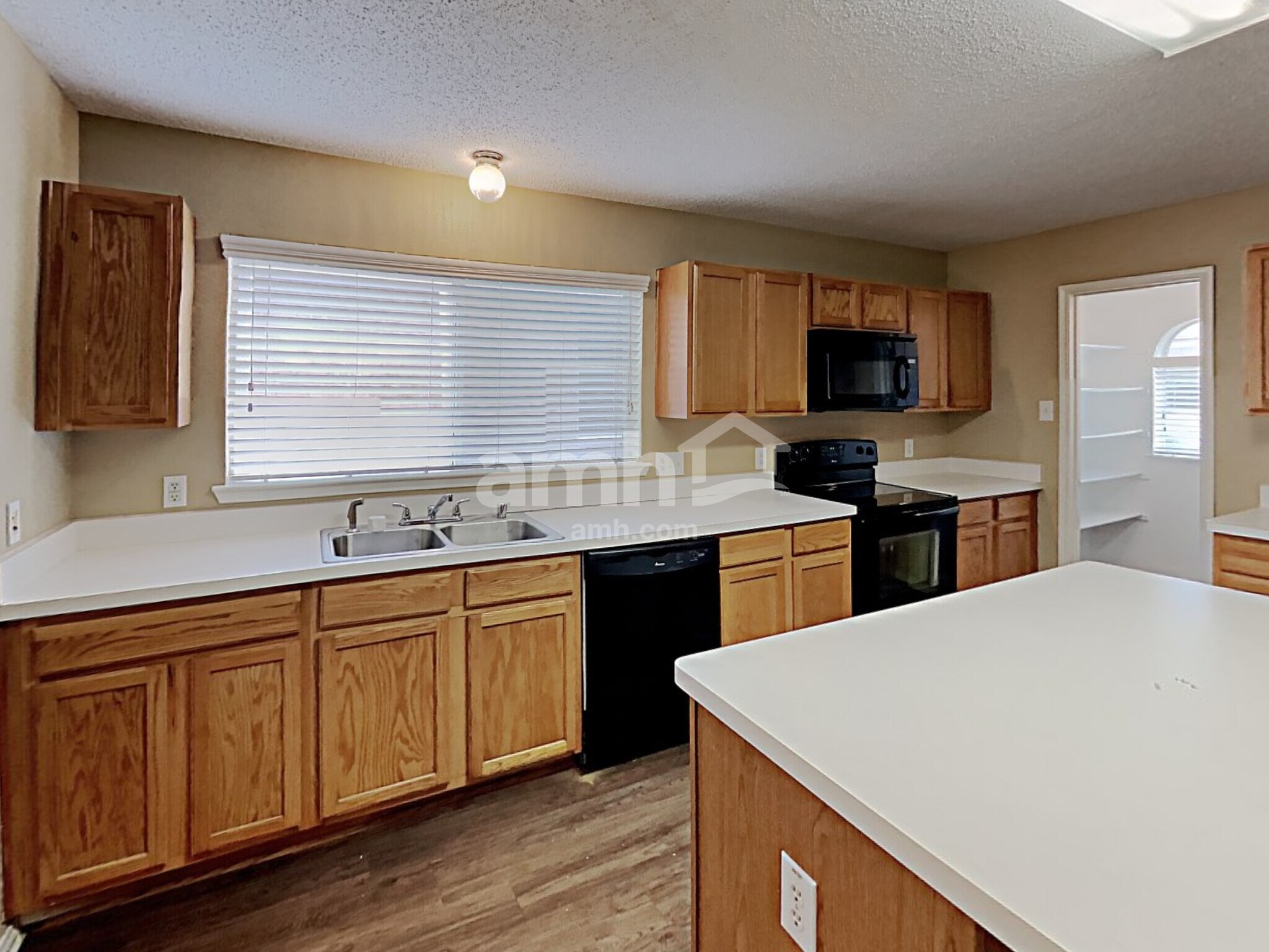 Building Photo - 1409 Prairie Dr