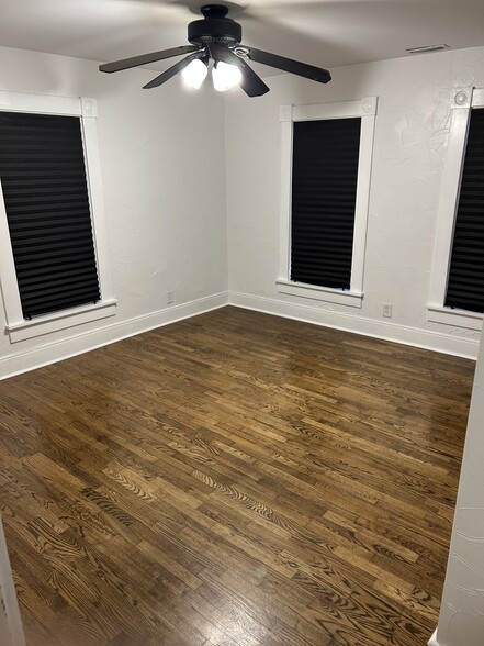 Building Photo - 10 /12 Garret St