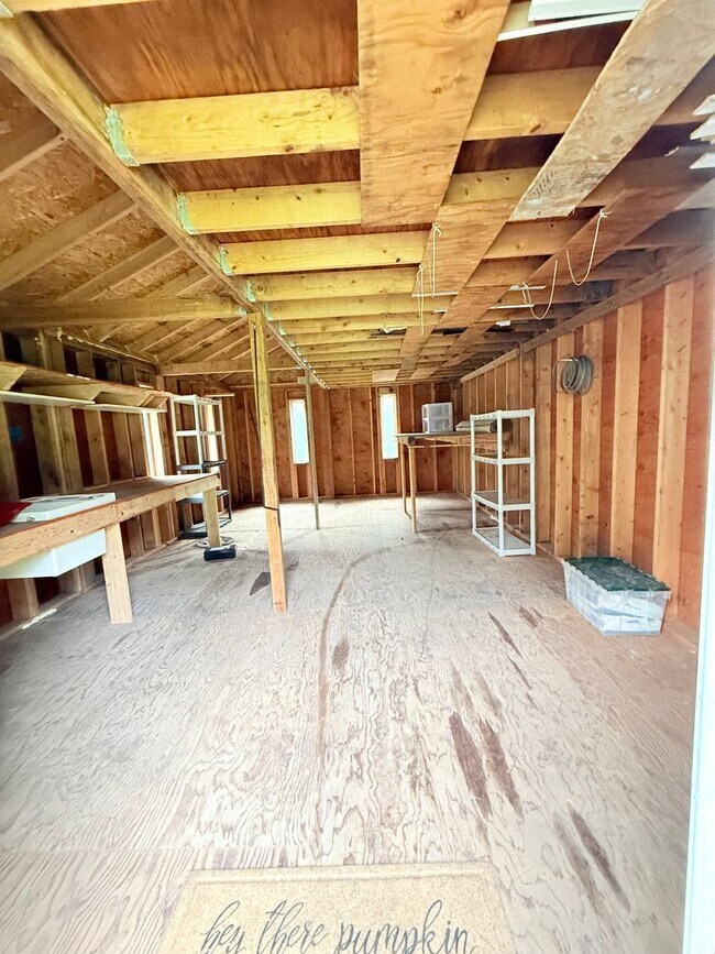 Building Photo - Beautiful house in Maple View Meadows.