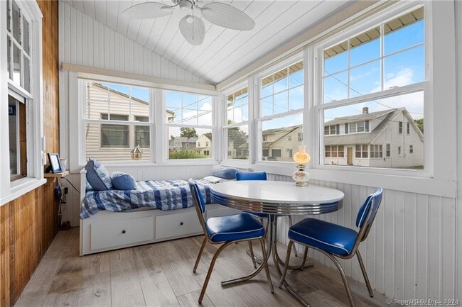 Building Photo - 36 White Sand Beach Rd