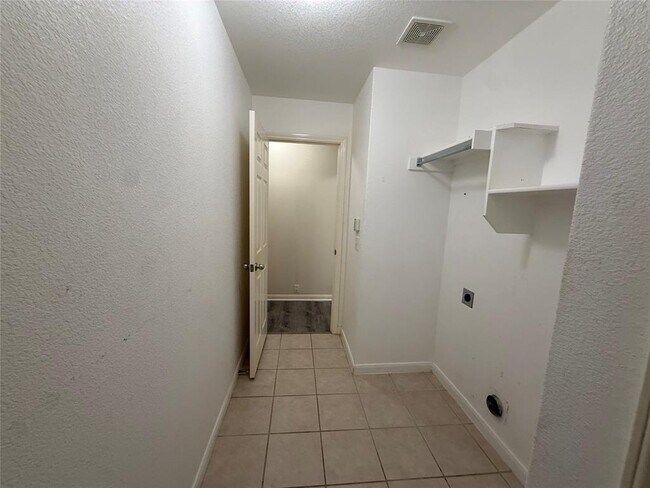 Building Photo - 645 Arrowood Pl