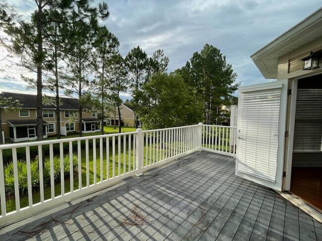 Building Photo - Midtowne