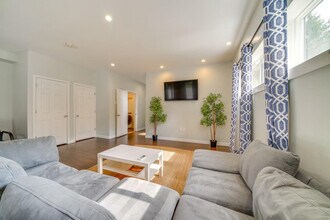 Building Photo - 16208 47th Ave S