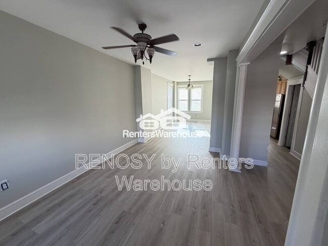 Building Photo - 400 Lyndhurst St