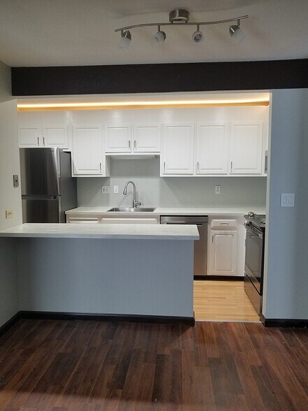 Building Photo - 91 Country Squire Drive Unit G