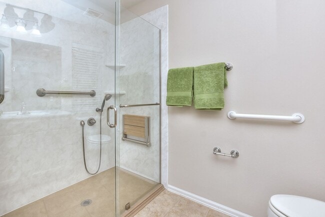 Building Photo - 305 Barrington Farm Ct