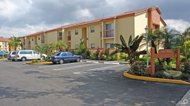 Primary Photo - Mi Casa Apartments