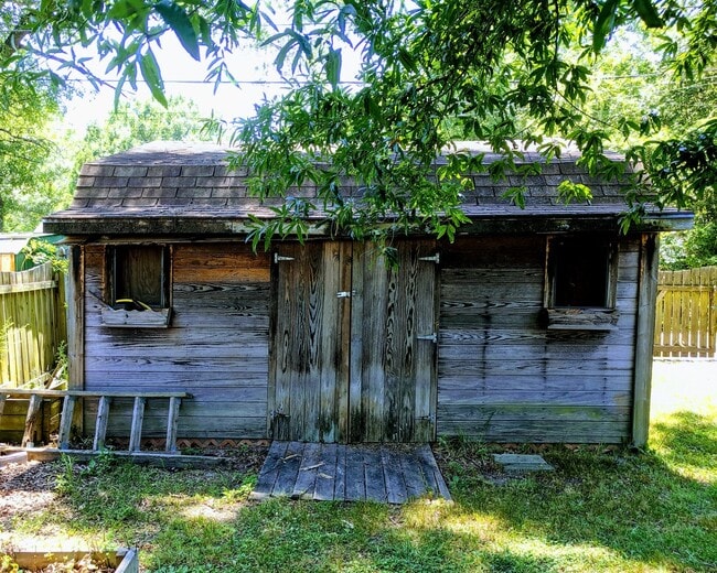 Building Photo - Spacious 3bdrm/2bth Home Located in a Well Established Neighborhood in Richmond's West End  Conve...