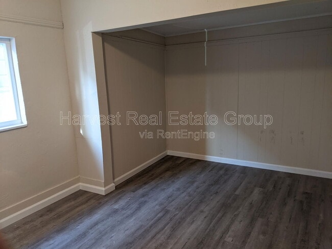 Building Photo - 9112 D St