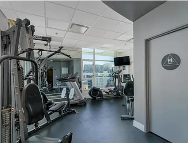 Building Photo - Immaculate 1Bdm 1Ba Condo with Massive Private Patio in the Diamond Terrace Building in Prime Dow...