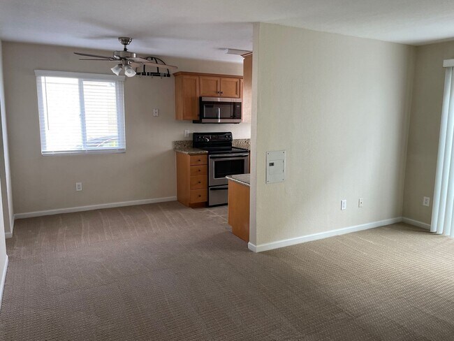Building Photo - BEADNELL-QUIET UPGRADED CONDO IN GATED COMMUNITY W/ POOL