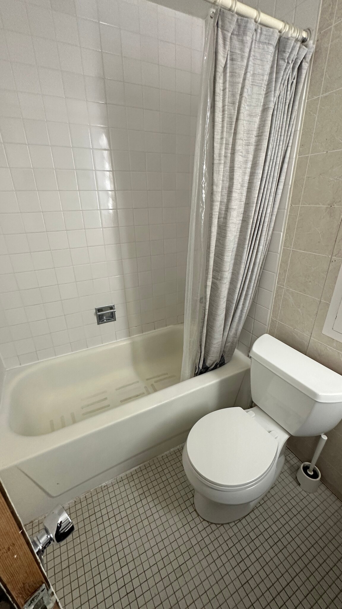 Building Photo - 233 E Erie St