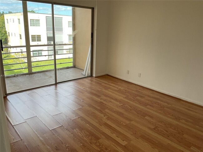 Building Photo - 251 Berkley Rd