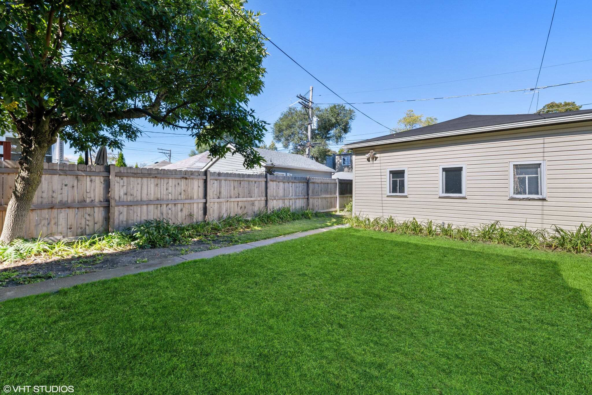 Building Photo - 3318 W Cullom Ave