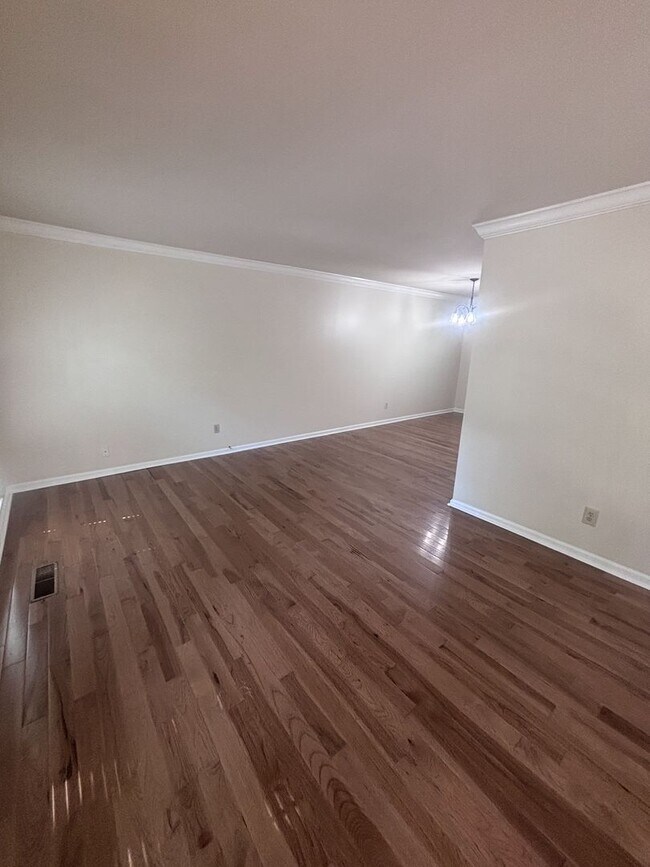Building Photo - Spacious 4 Bed 2 Bath Home Zoned For Alabaster Schools