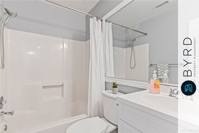 Building Photo - 206 Water Pointe Ct