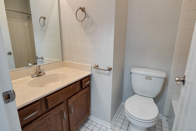 Building Photo - 972 Mallard Cir