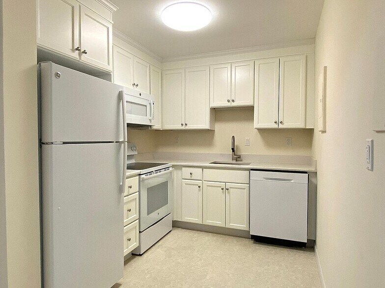 *Pictures are representative samples of the advertised unit. In some cases, the actual units you tou - 28 Alton Pl