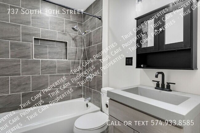 Building Photo - 737 S 30th St