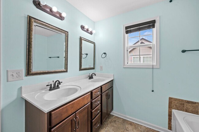 Building Photo - Move-In Special Available! Spacious 3BR Home with Bonus Room, Fireplace & Fenced Yard