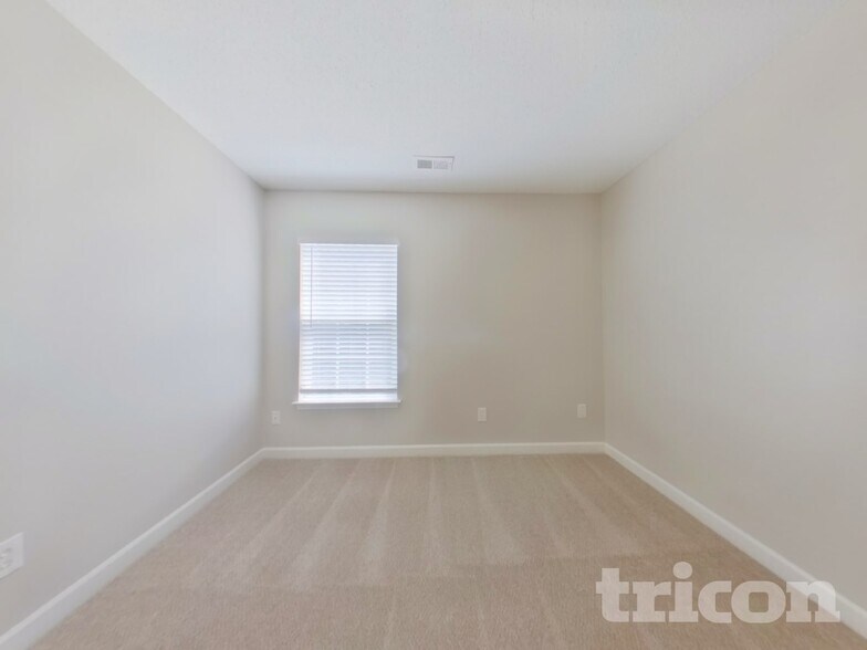 Building Photo - 911 Woodington Ln