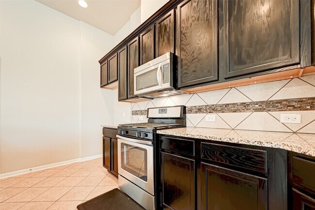 Building Photo - 402 Conchola Ln