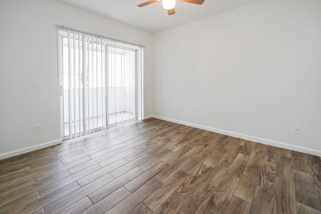 Building Photo - 5070 Elmhurst Rd