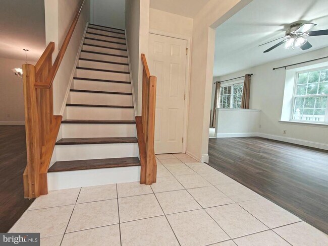 Building Photo - 104 Coventry Way