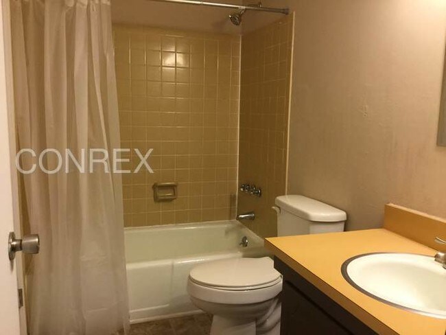 Building Photo - Beautifully Renovated Home