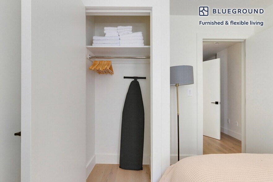 Building Photo - 236 W 15th St