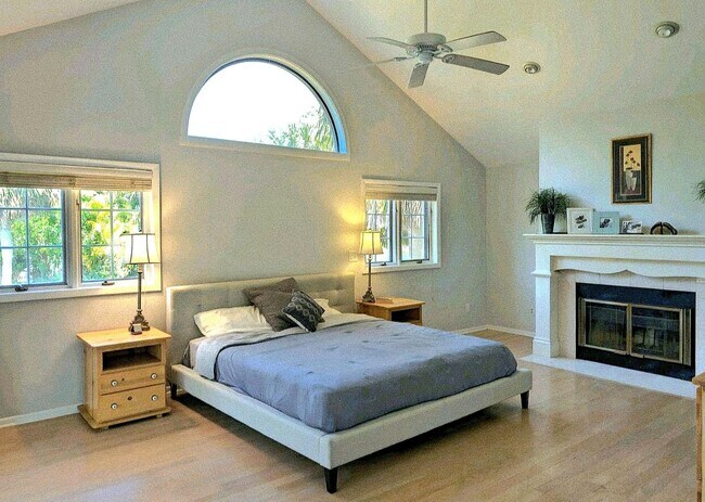 Building Photo - McGregor Woods  Community with Natural Surrounding Charm. Close to Sanibel.