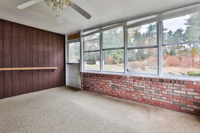 Building Photo - 334 S River Rd